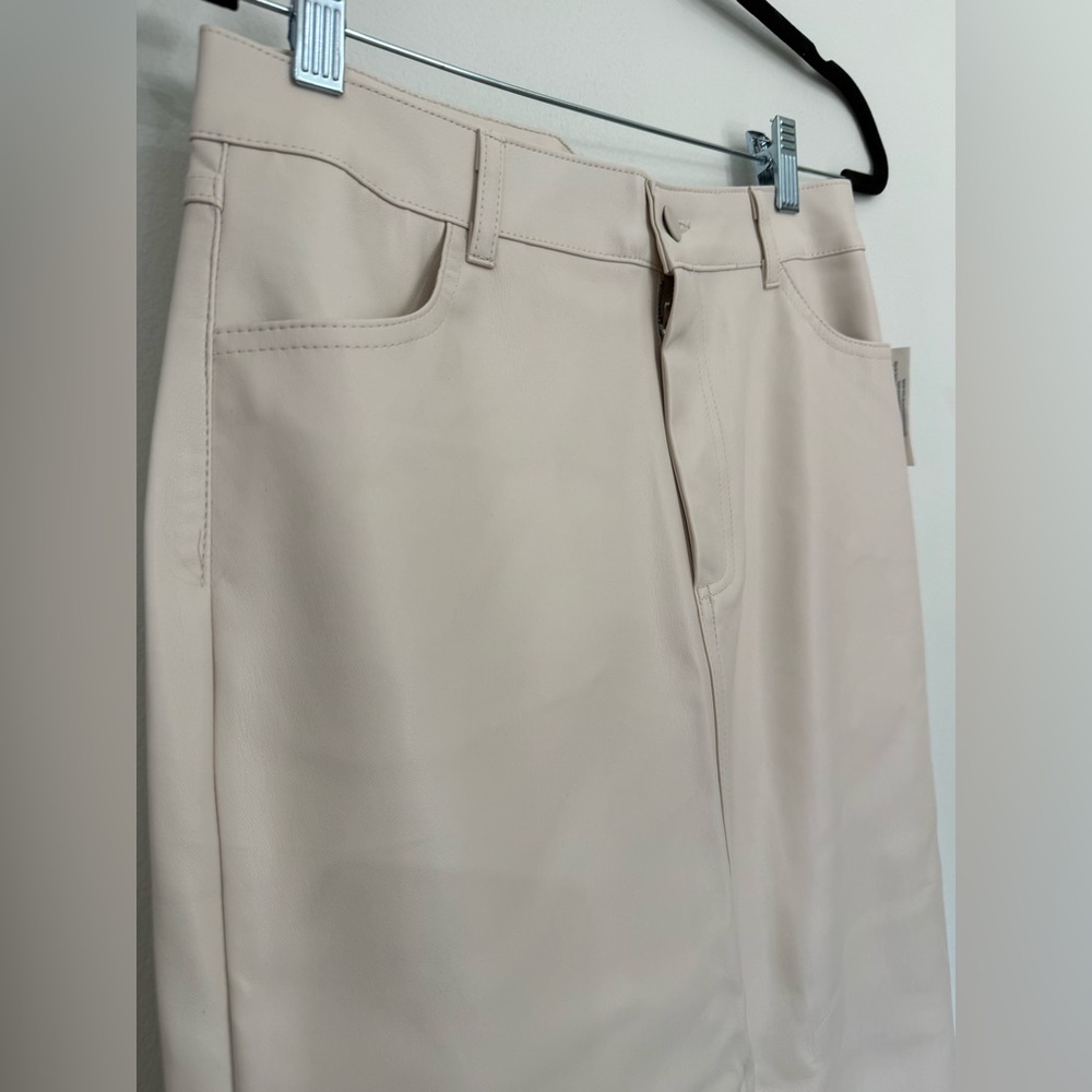 Haute Monde Cream Maxi Faux leather skirt with Button with zipper detail - Picture 2 of 10